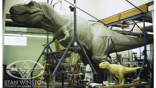 Illustration for article titled How Jurassic Park's FX Wizards Sculpted a Life-Size T-Rex Out of Clay